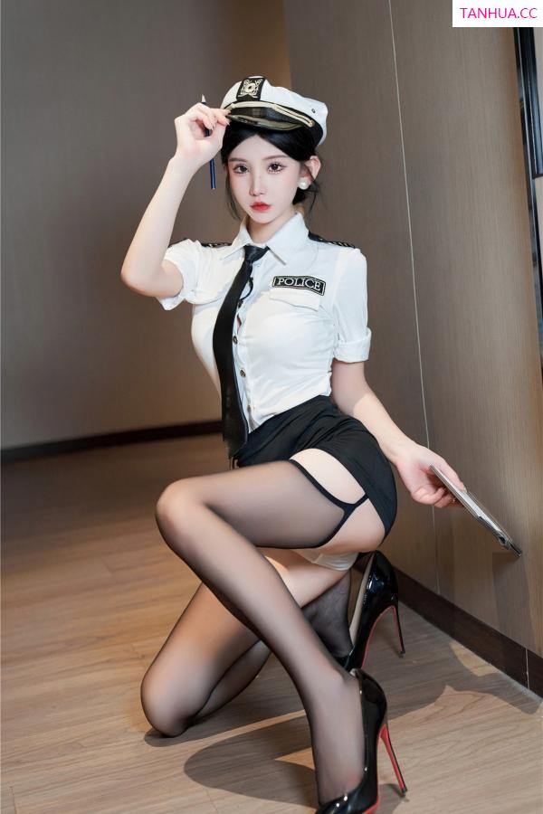 周于希dummy  [XiuRen]高清写真图 2023.09.22 No.7430 周于希Sally 黑丝美臀第14张图片